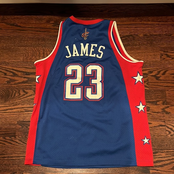 Lebron James Jersey - Picture 2 of 2